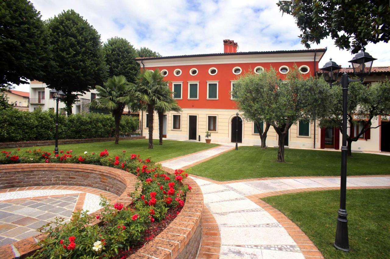 Villa Tiziano Residence Rosa Luaran gambar